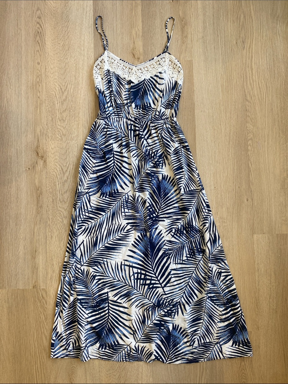 Molly Bracken Tropical Palm Print Midi Dress Lace Trim Blue White Sundress Small - Picture 2 of 12
